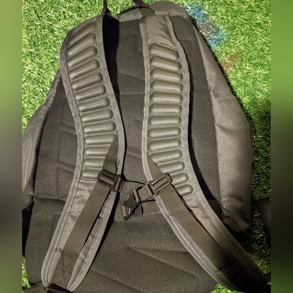 Nike quad zip backpack - Picture 4 of 4